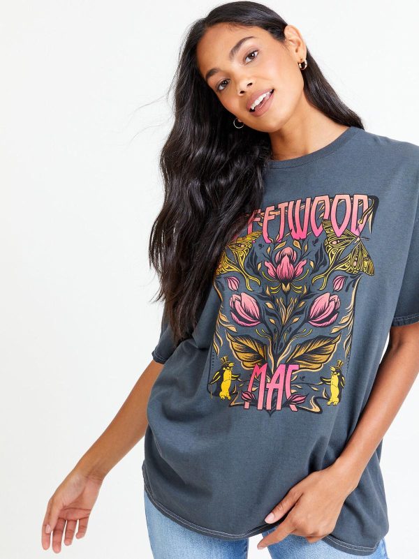 Fleetwood Mac Graphic Tee – Apparel, Mug, Home Decor – Perfect Gift For Everyone