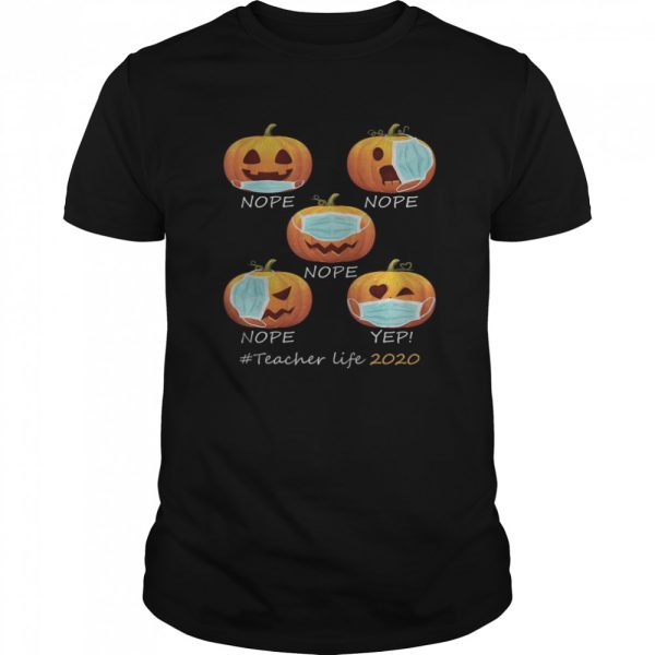 Halloween Teacher life 2020 Pumpkin wearing mask Des shirt