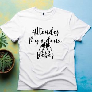 T-shirt femme Attendez il y a deux bébés