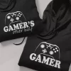 Sweat couple de geeks qui jouent
