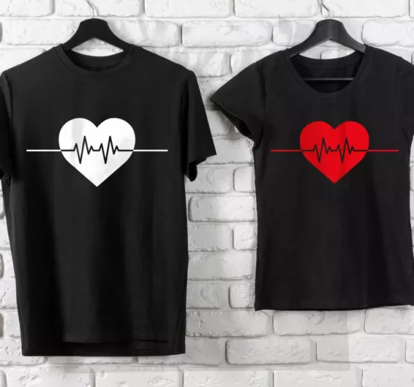 Tee shirt couple sticker moderne de battement de coeur