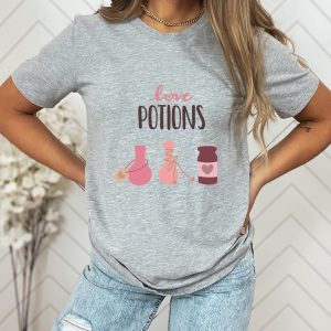 Retro Valentine&rsquo;s Day Love Potion Bottle Cupids Brewing Shirt