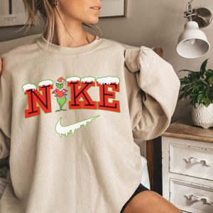 Vintage Nike Grinch Christmas Snow Sweatshirt