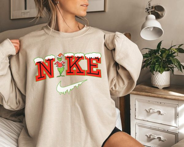 Vintage Nike Grinch Christmas Snow Sweatshirt