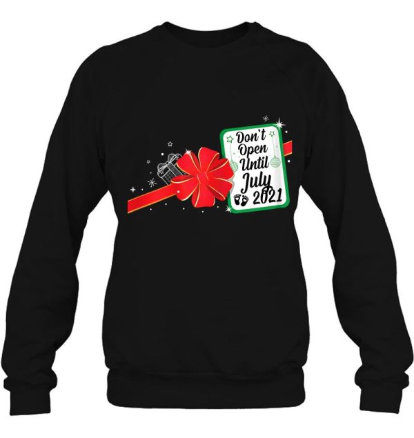 Womens Don’t Open Until 2021 Cute Christmas Pregnancy Announcement Sweatshirt