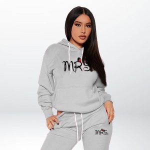 Ensemble Jogging Couple