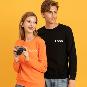 Pulls a Col Rond Noirs Et Oranges de Couple a Personnaliser Pulls a Col Rond Noirs Et Oranges de Couple a Personnaliser