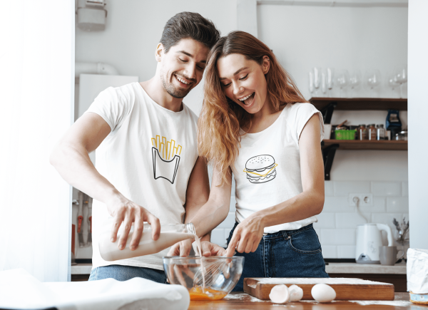 T-shirt assortis Couple ‘Burger Frites’ Pour les Duos Complices! Assortis Moi