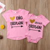 Tee shirt pour petites et grandes soeurs avec une fleche