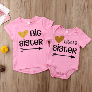 Tee shirt pour petites et grandes soeurs avec une fleche