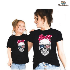 Tee shirt mere fille tete de mort