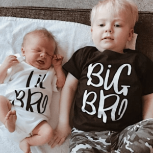 Tee shirt petits freres marron et blanc Tee shirt petits freres marron et blanc