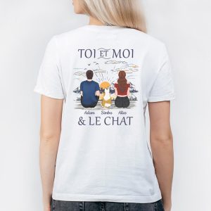 Toi Et Moi & Le Chat Derriere De Dos - Cadeau Personnalise T-shirt pour Couple 1 Toi Et Moi Le Chat Derriere De Dos Cadeau Personnalise T shirt pour Couple 2