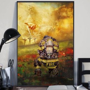 Fireman Kneeling To Jesus God The Holy Cross Canvas Poster